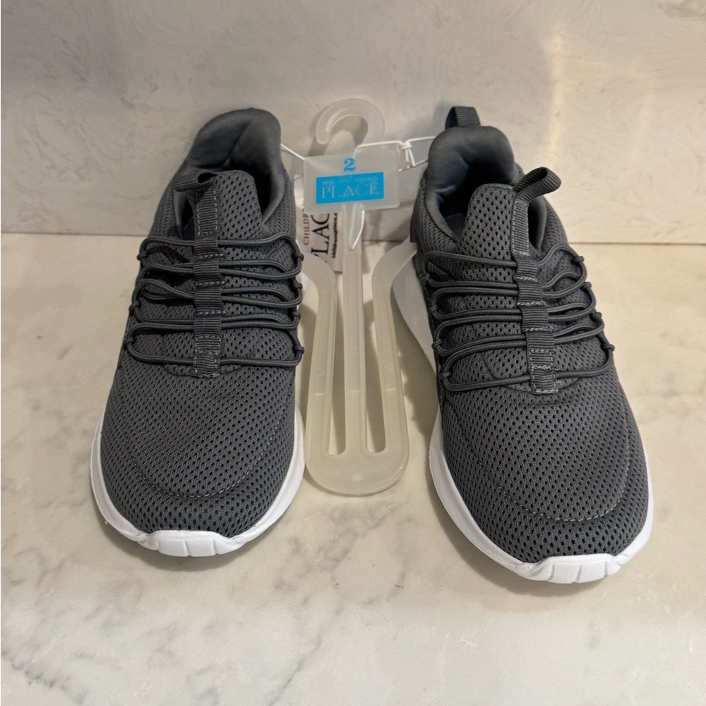 Children’s Place boy’s sneakers sz 2